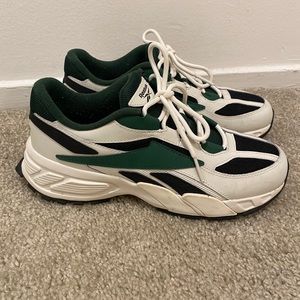 Reebok old school size 9